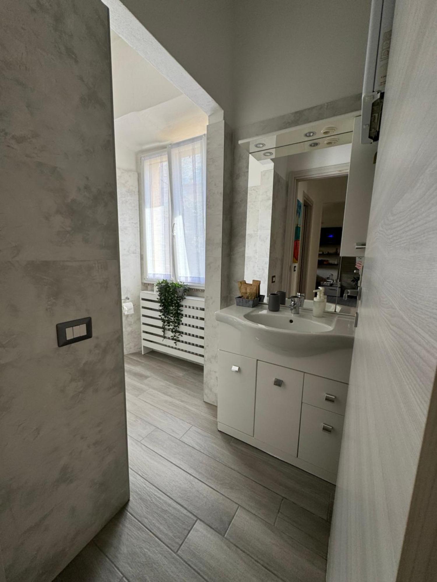 Отель Casa L'Aquila Комо Экстерьер фото